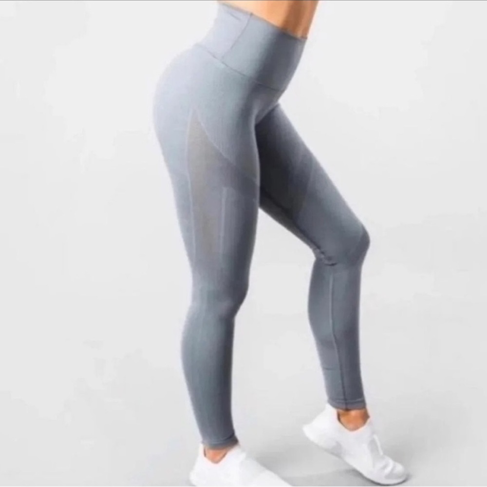 Alphalete legging bundle - Picture 3 of 8